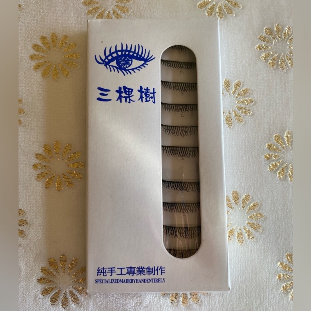 10 Sets of Lashes